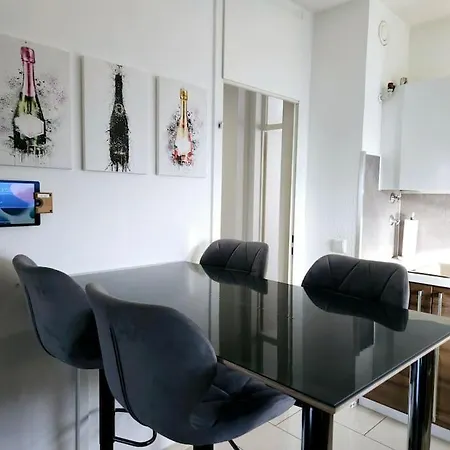 Luxus Im Himmel. 3zimmer, Parkplatz, 22 Stock アパート