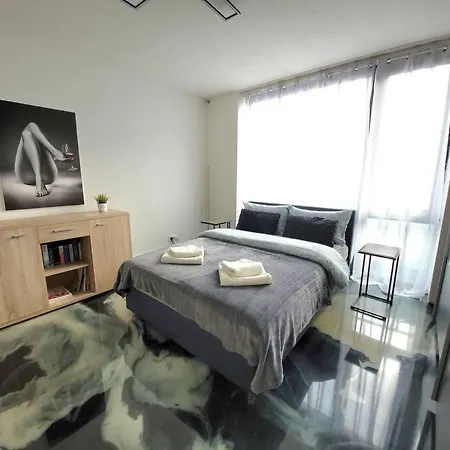 Luxus Im Himmel. 3zimmer, Parkplatz, 22 Stock アパート