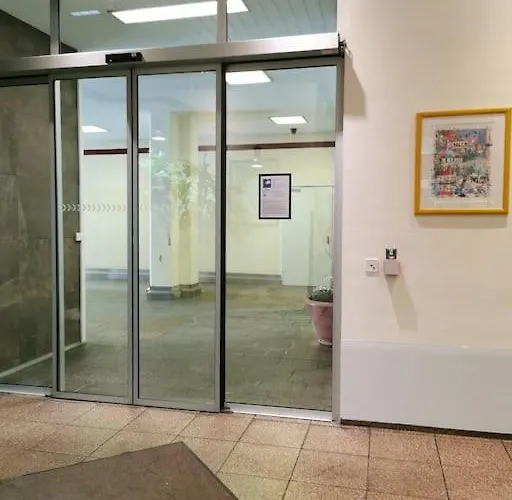 Lejlighed Luxus Im Himmel. 3zimmer, Parkplatz, 22 Stock