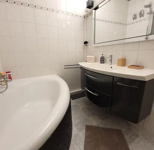 Luxus Im Himmel. 3zimmer, Parkplatz, 22 Stock Lejlighed *