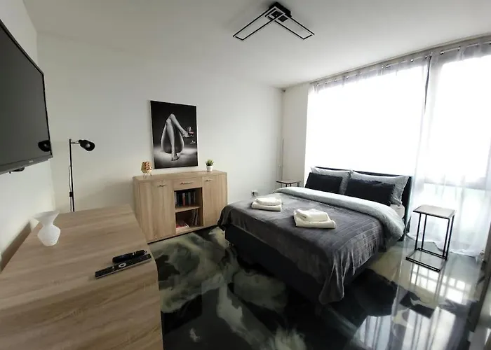 Lejlighed Luxus Im Himmel. 3zimmer, Parkplatz, 22 Stock *